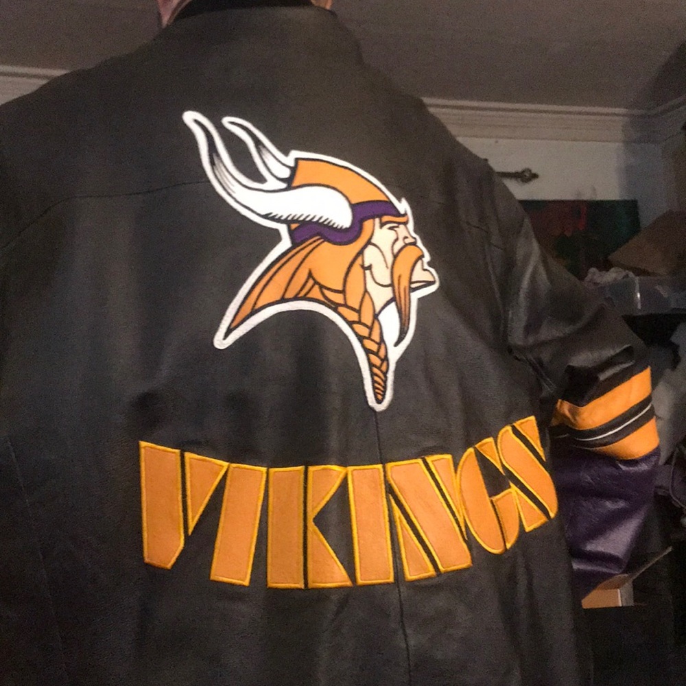 Leather jacket - Picture 2 of 7
